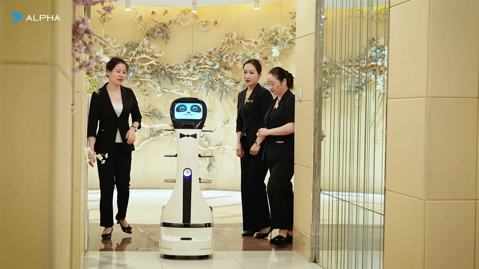 Alpha Robotics Speedy Hotel Delivery Robot – Autonomous Room Service Assistant - Image 7